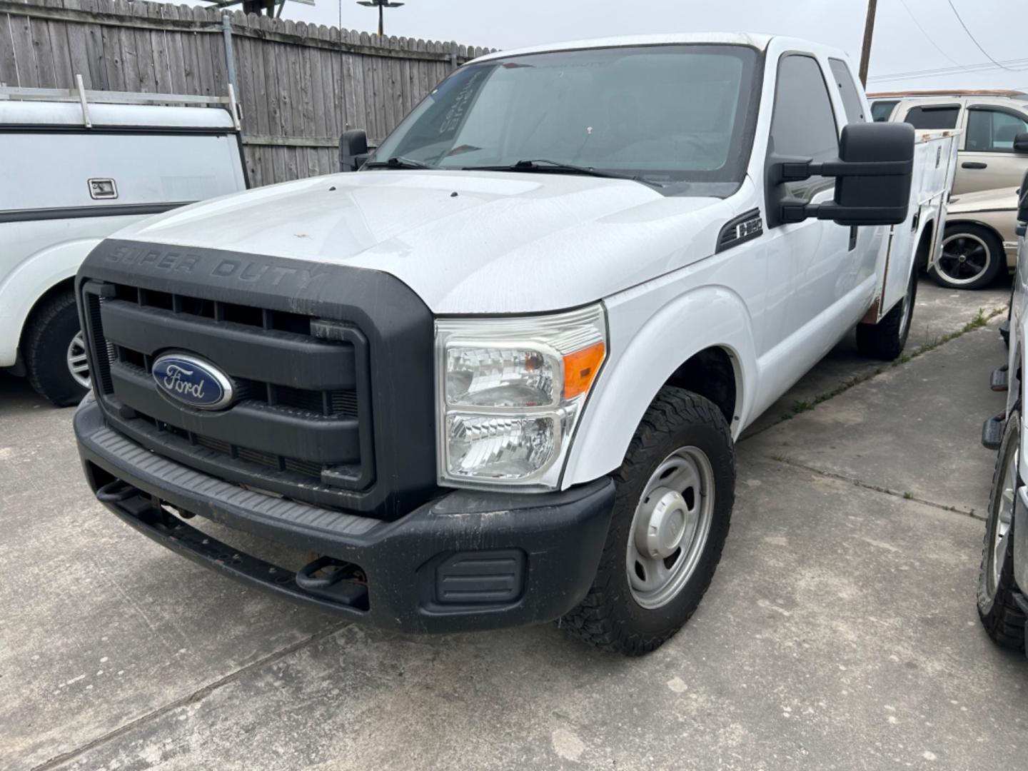 2015 White Ford F-350 SD (1FD7X3A66FE) with an 6.2L V8 F SOHC 16V engine, Automatic transmission, located at 1687 Business 35 S, New Braunfels, TX, 78130, (830) 625-7159, 29.655487, -98.051491 - Photo#0